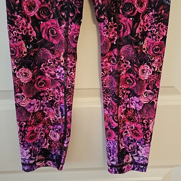 243. Lululemon Wunder Under High Rise Tight - Picture 2 of 9